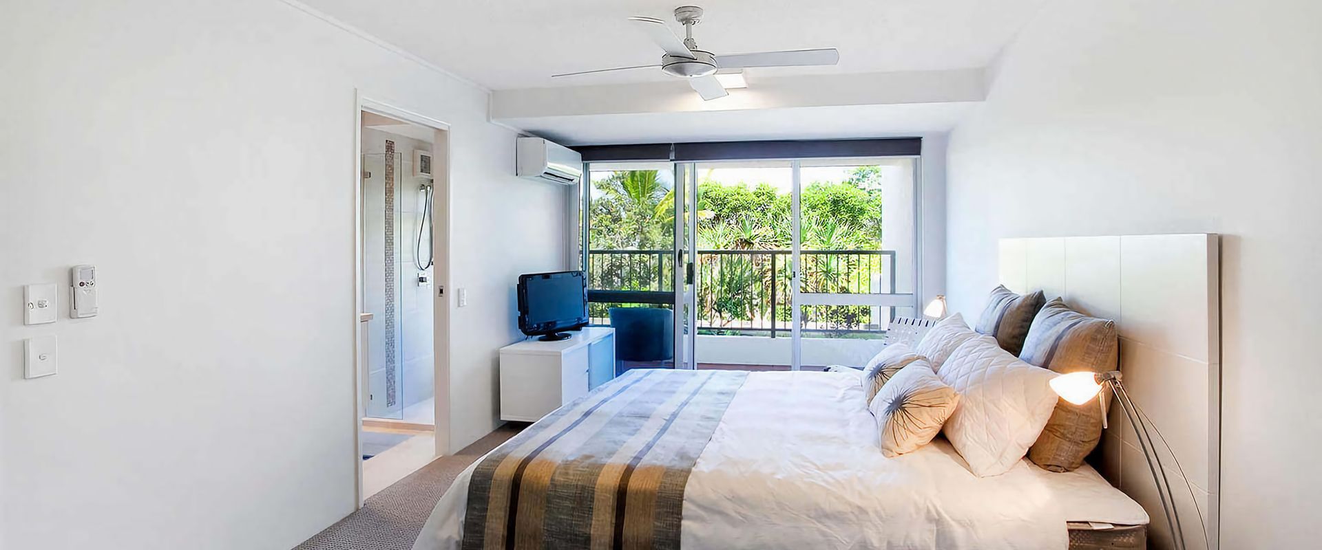 3 Ocean Terraces – Split Level Apartment At The Beach