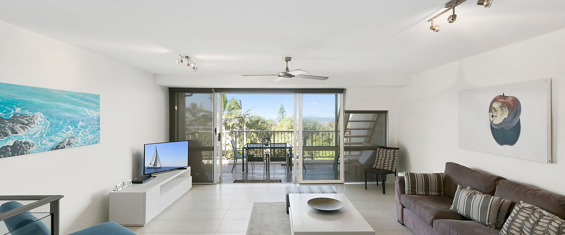 3 Ocean Terraces – Split Level Apartment At The Beach