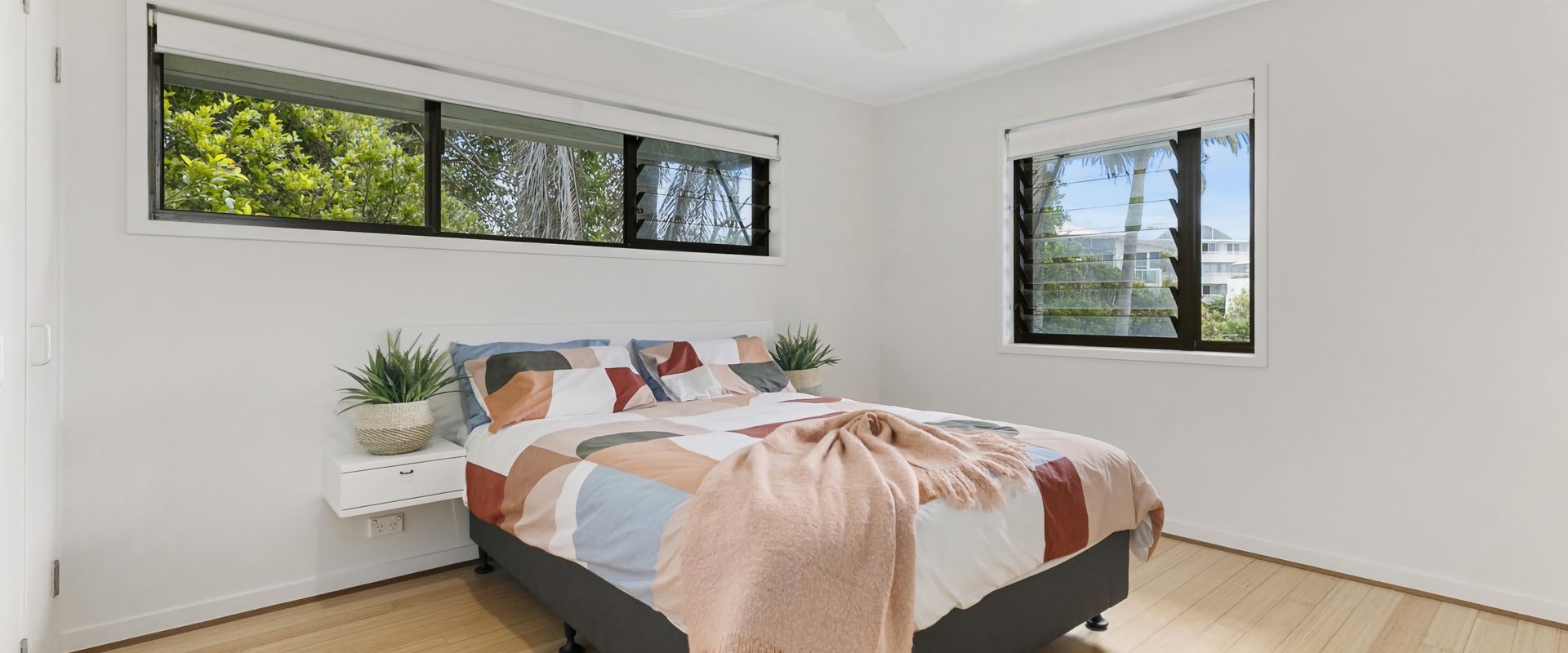 Duke St Convenience at your doorstep! Beach living