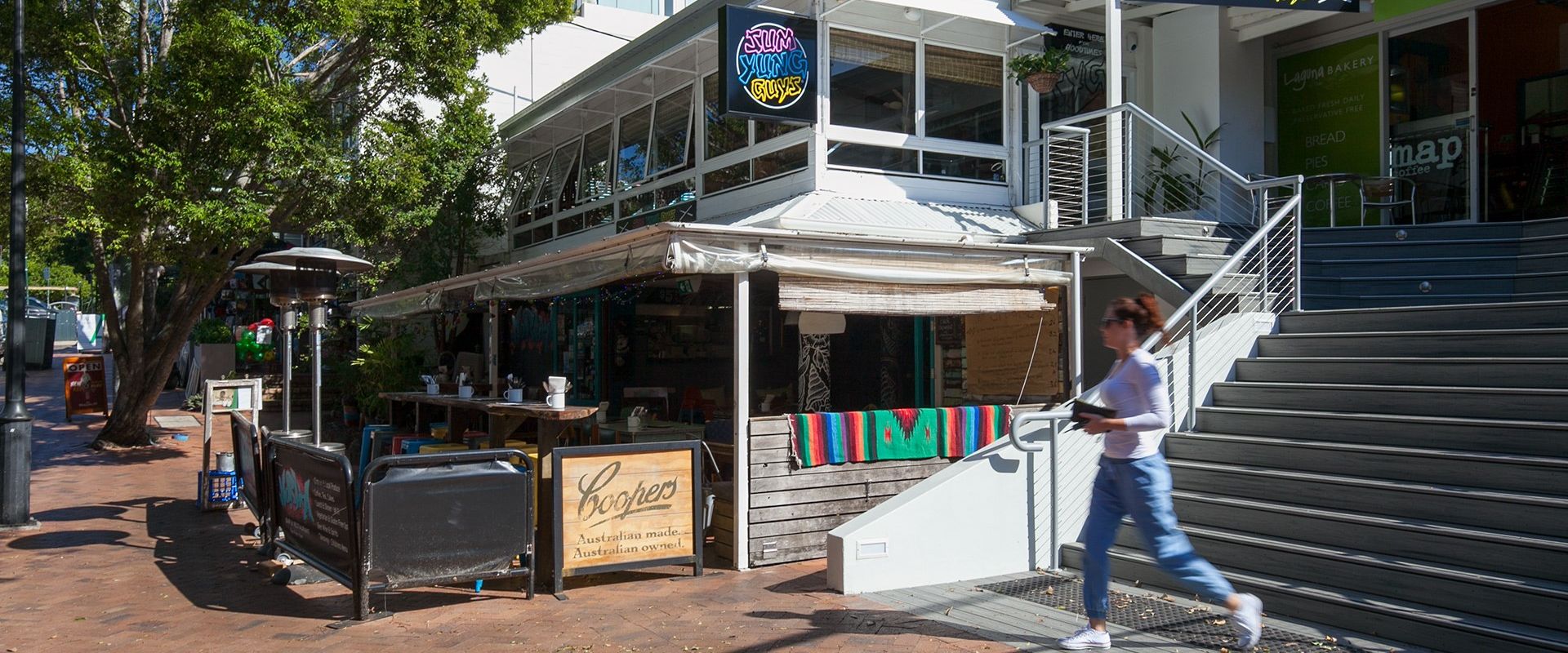 Duke St Convenience at your doorstep! Beach living