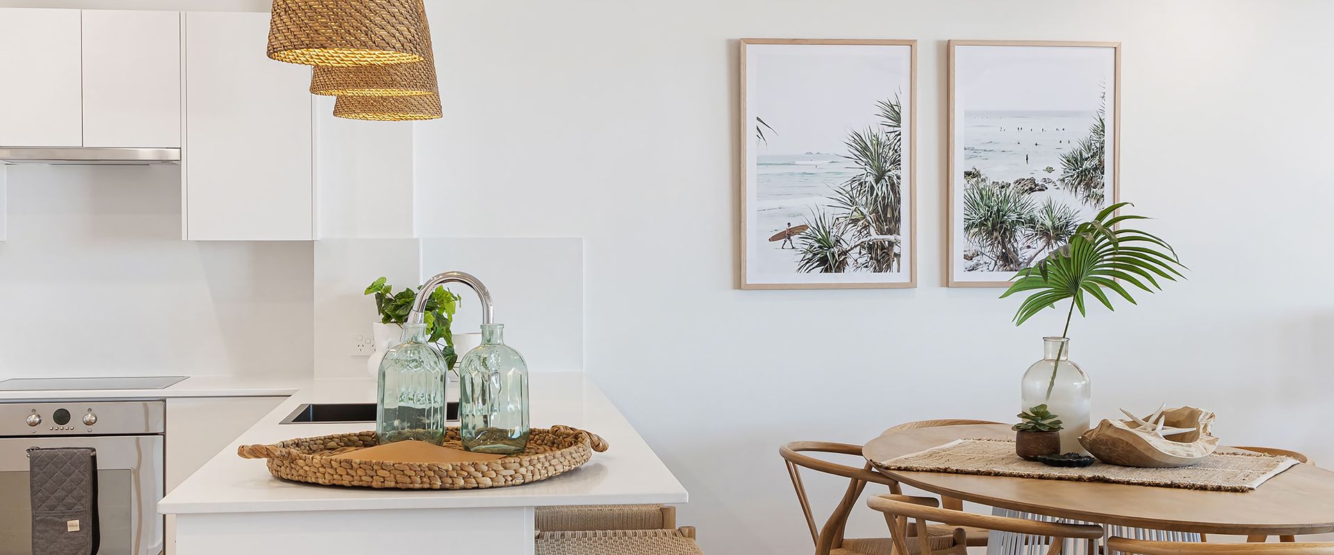 2 Park Cres Modern & Stylish 2 bedroom apartment Close to Beach and Restaurants