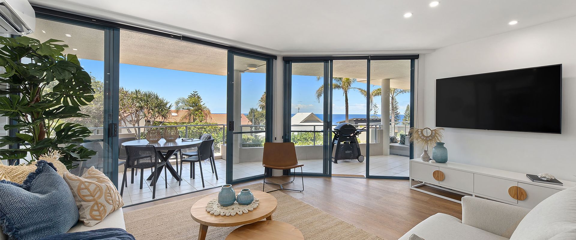 2 Park Cres Modern & Stylish 2 bedroom apartment Close to Beach and Restaurants