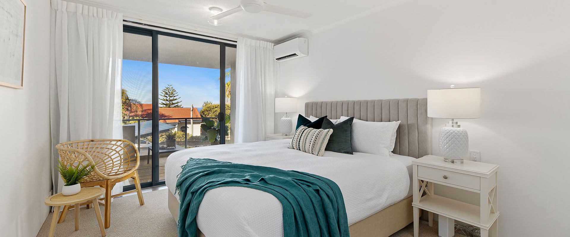 2 Park Cres Modern & Stylish 2 bedroom apartment Close to Beach and Restaurants