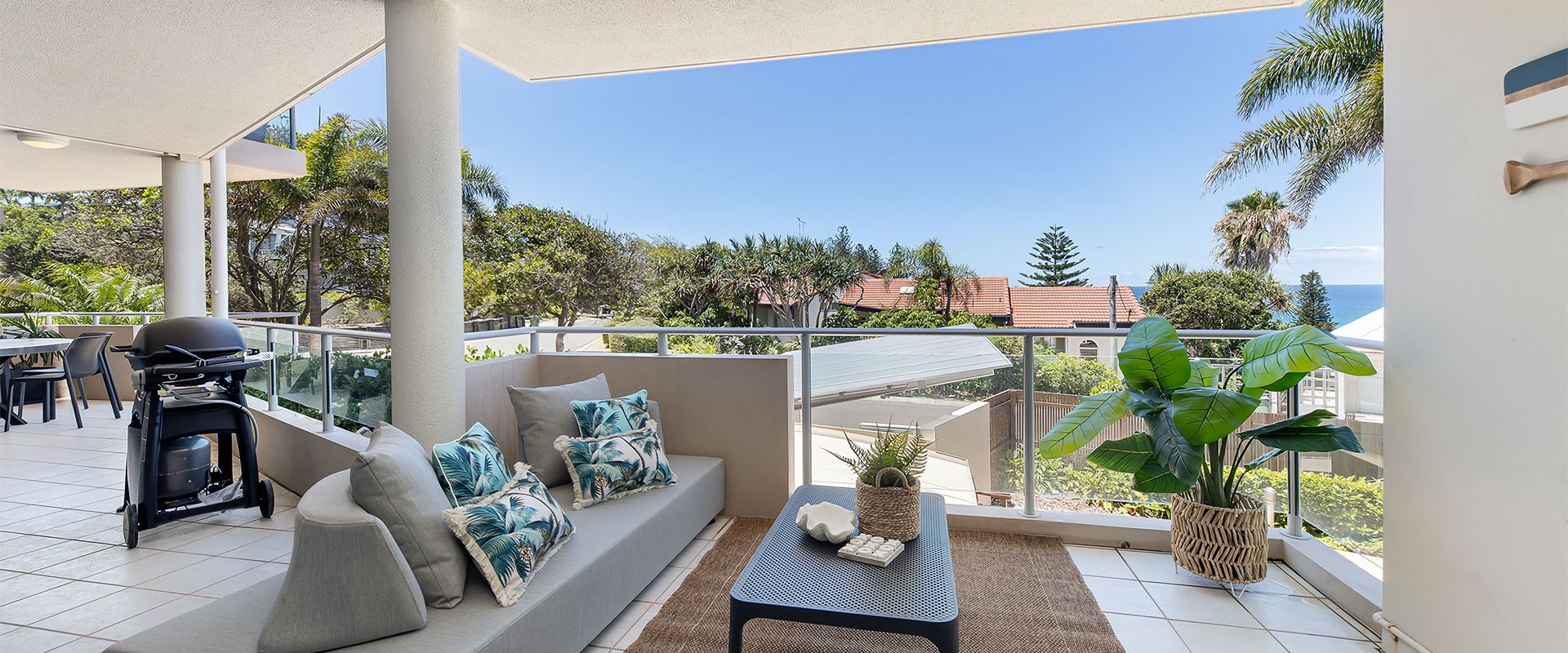 2 Park Cres Modern & Stylish 2 bedroom apartment Close to Beach and Restaurants