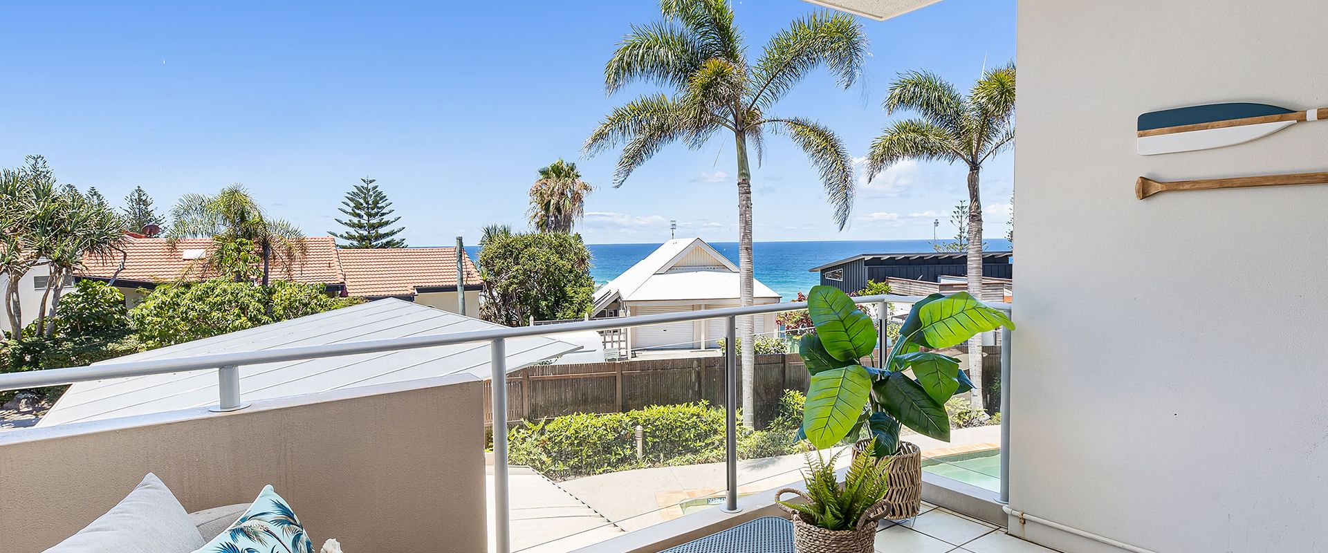 2 Park Cres Modern & Stylish 2 bedroom apartment Close to Beach and Restaurants