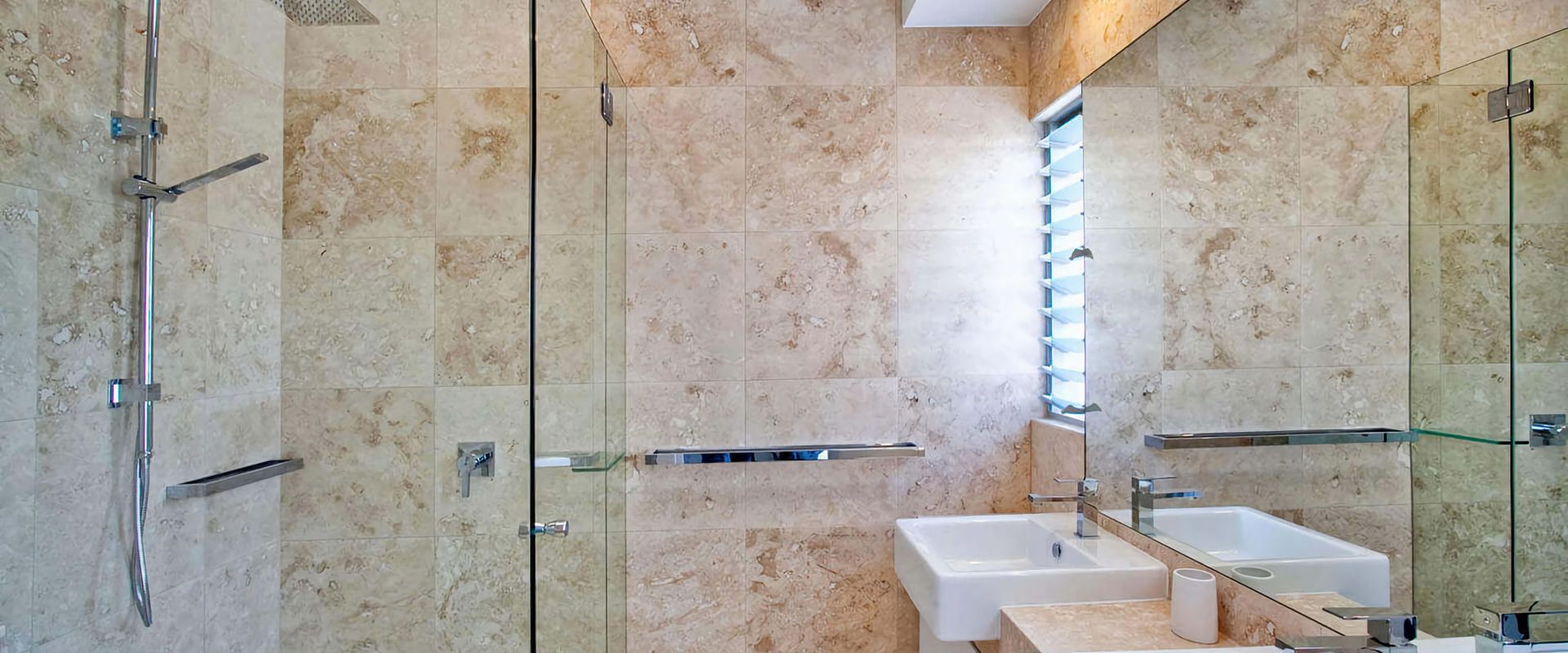 1 Anna – Superbly Stylish Luxury Townhouse