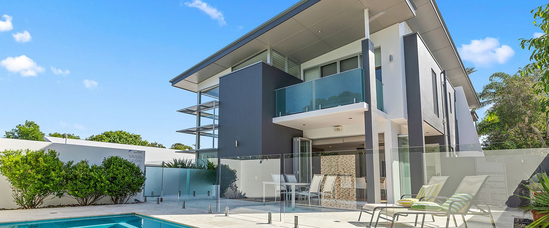1 Anna – Superbly Stylish Luxury Townhouse