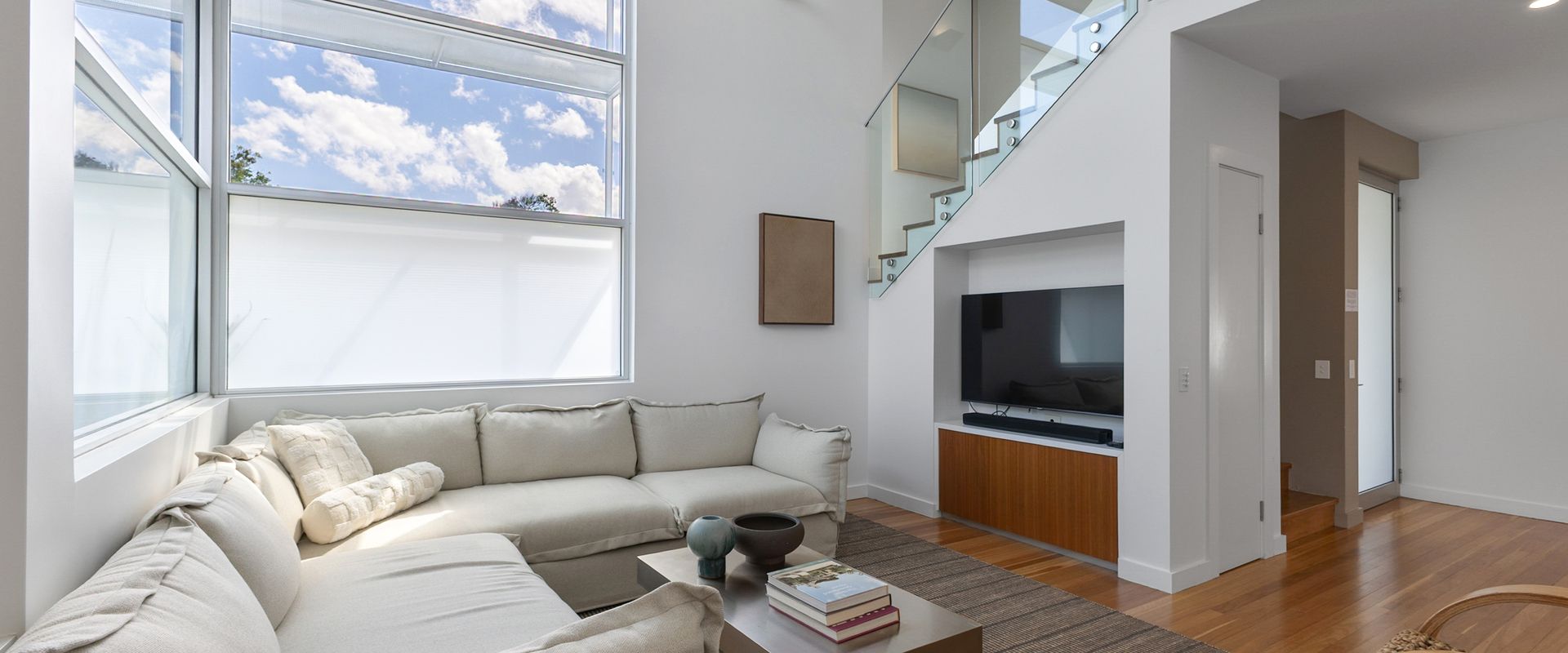1 Anna – Superbly Stylish Luxury Townhouse