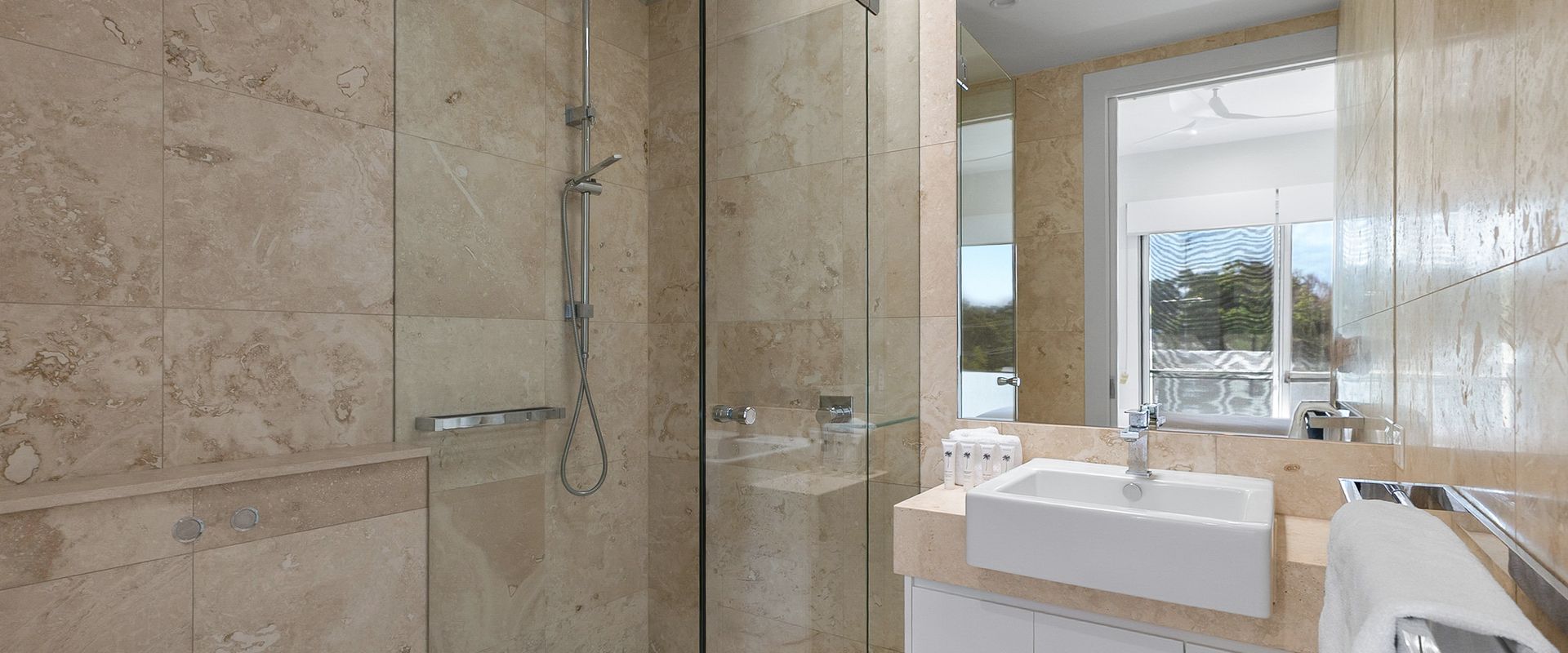 1 Anna – Superbly Stylish Luxury Townhouse