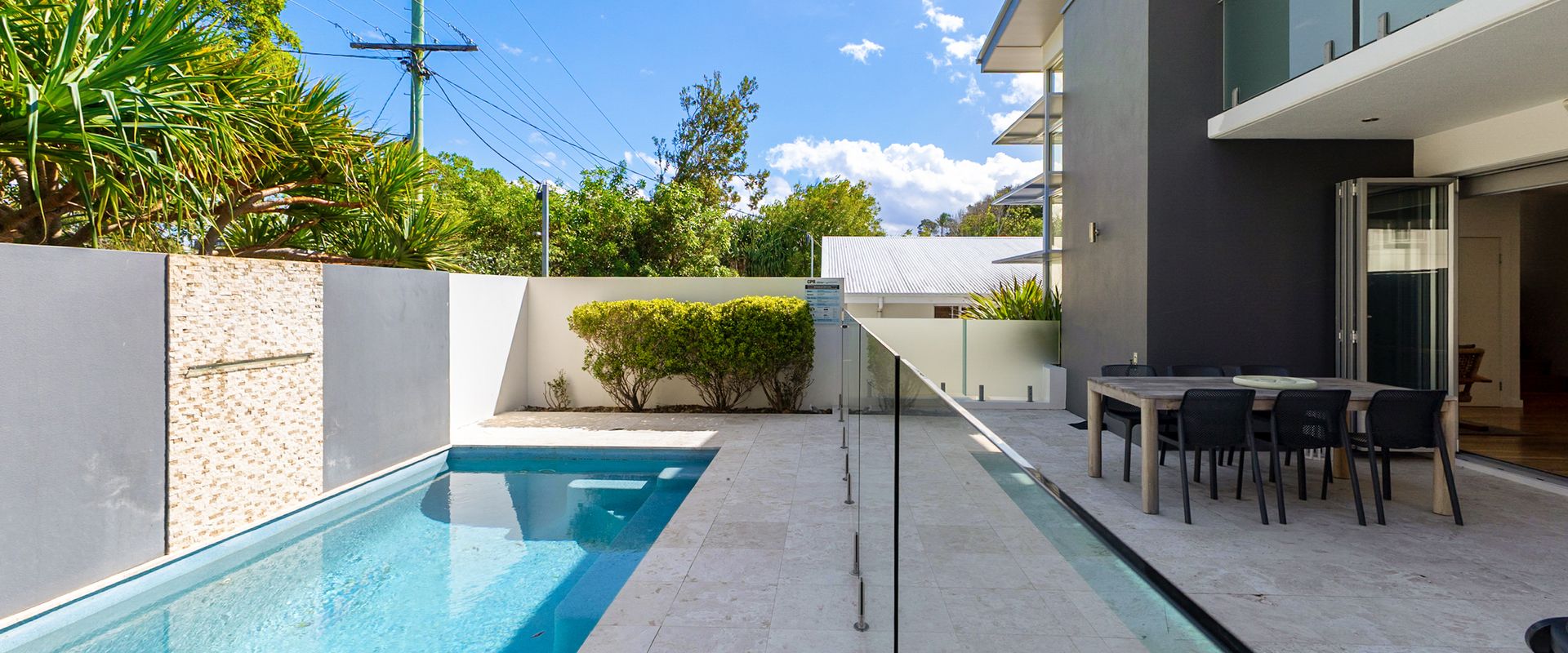 1 Anna – Superbly Stylish Luxury Townhouse