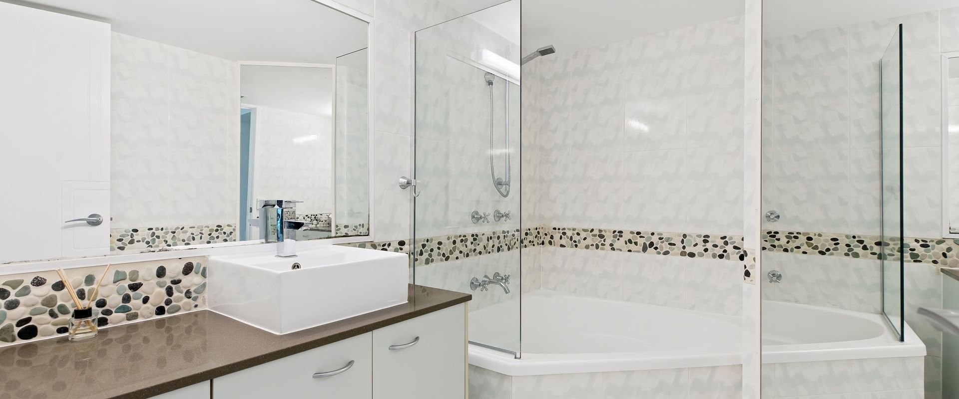 6 Pacific Outlook – Modern unit with ocean views