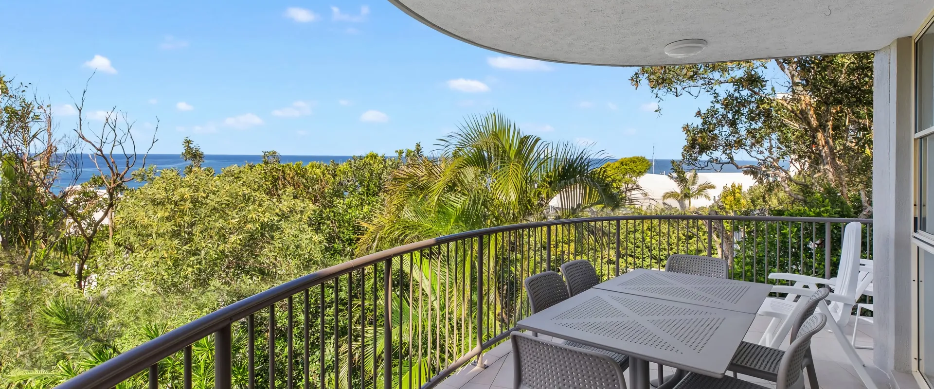 6 Pacific Outlook – Modern unit with ocean views