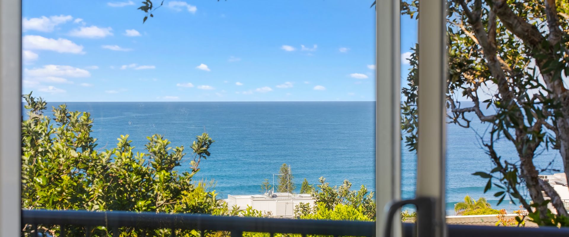 6 Pacific Outlook – Modern unit with ocean views