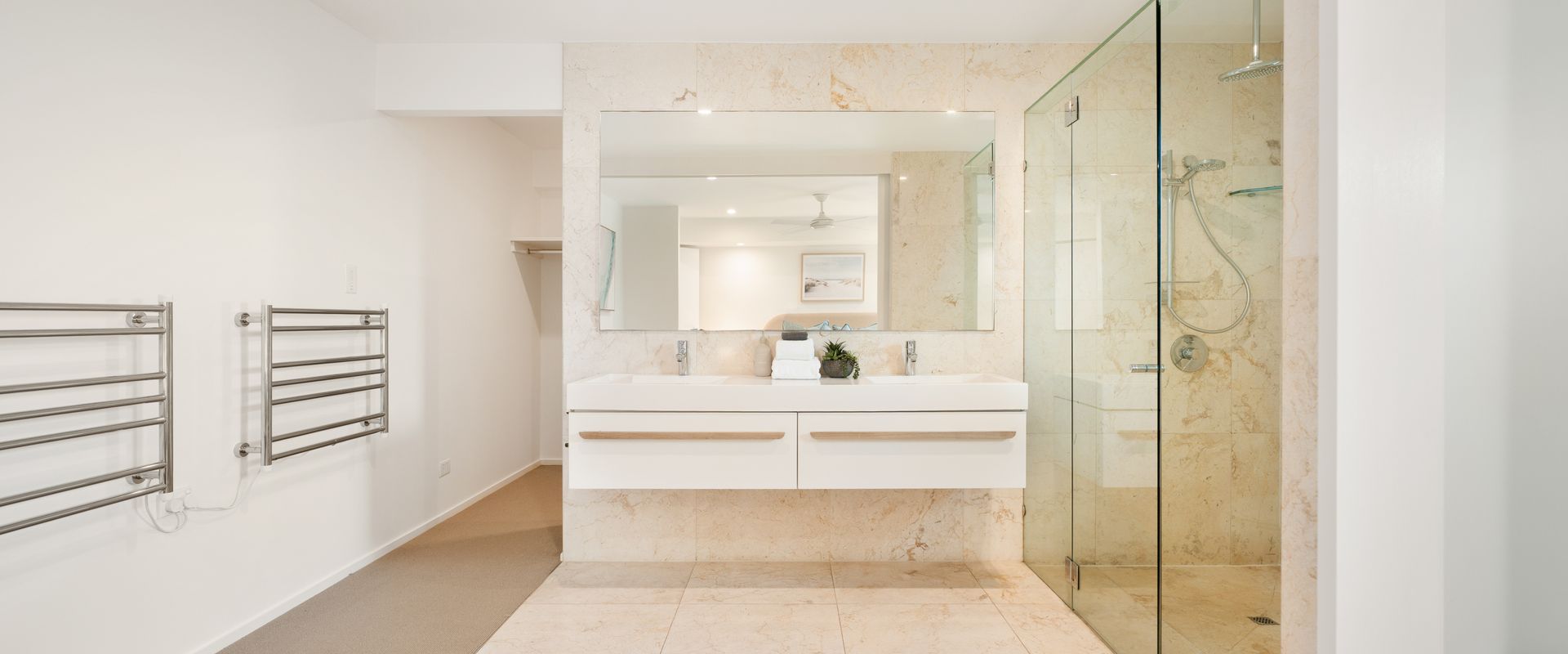 9 Depper Street – Large Residence Entire 6 Bed House