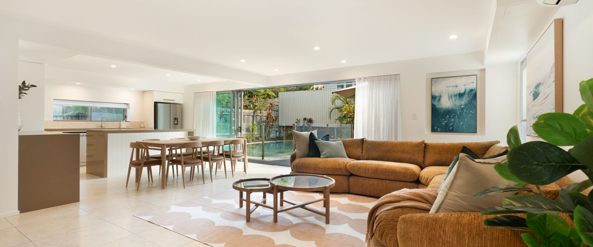 9 Depper Street – Large Residence Entire 6 Bed House