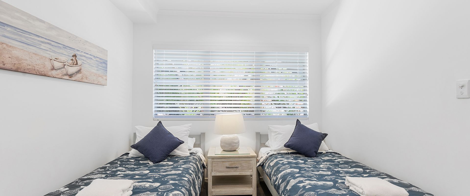 Andari Apartment 2, Sunshine Beach, Beachfront Street and just steps to Surf-club