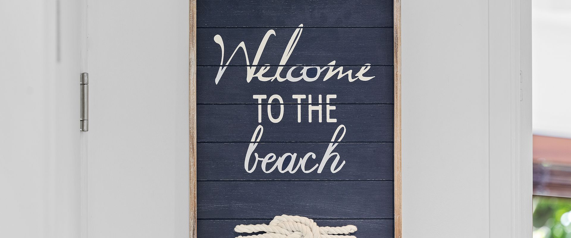 Andari Apartment 2, Sunshine Beach, Beachfront Street and just steps to Surf-club