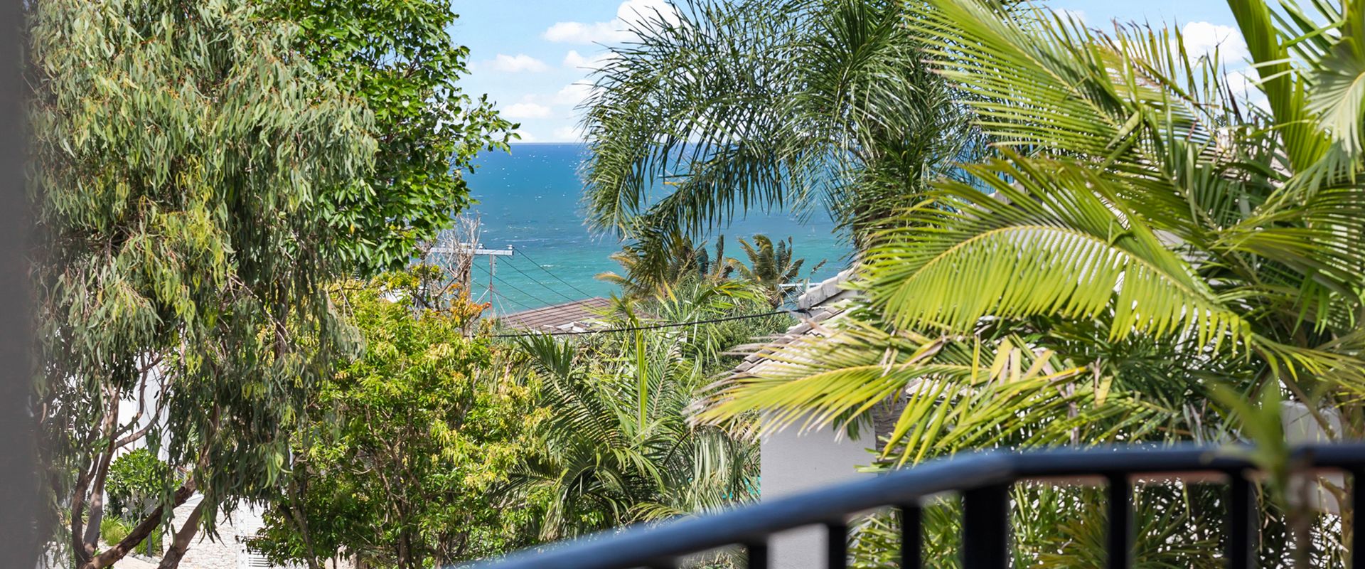 6 Parkshores Sunshine  Location Location Location