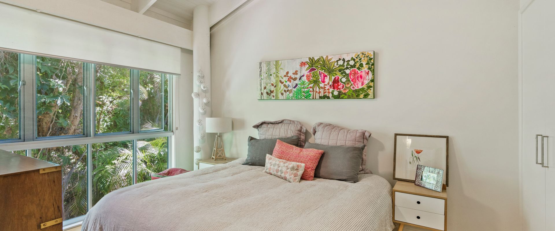 24 Seaview Terrace – Beachside Oasis with Pool
