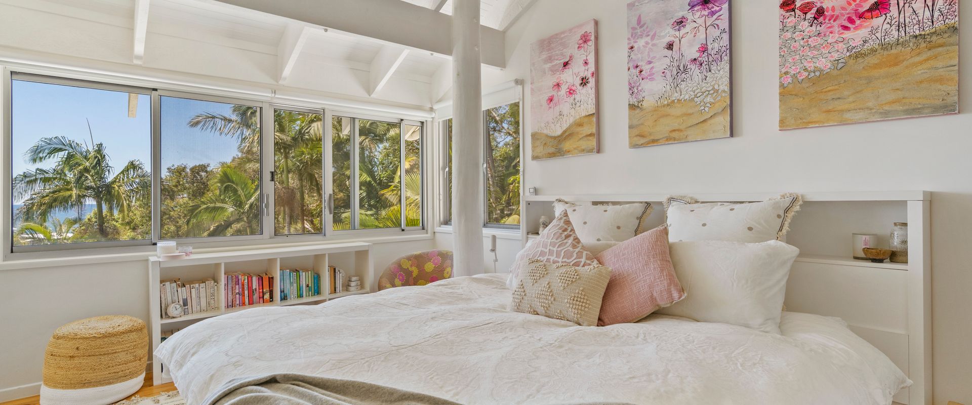 24 Seaview Terrace – Beachside Oasis with Pool