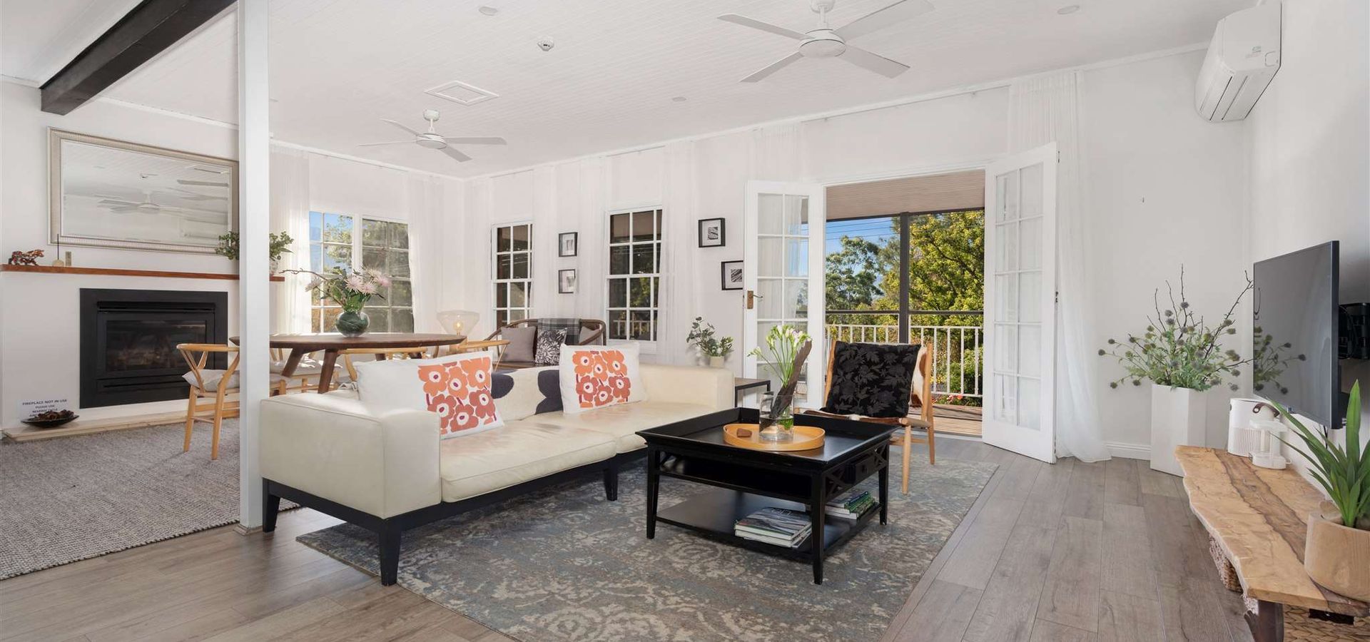 Myrtle Tree Lodge Flowers, Kangaroo Valley