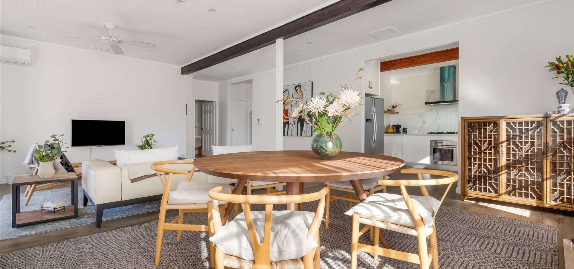 Myrtle Tree Lodge Flowers, Kangaroo Valley