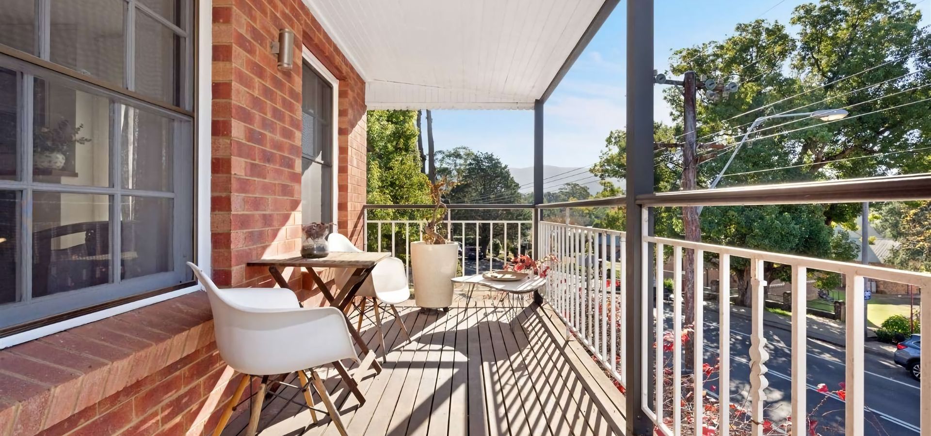 Myrtle Tree Lodge Flowers, Kangaroo Valley