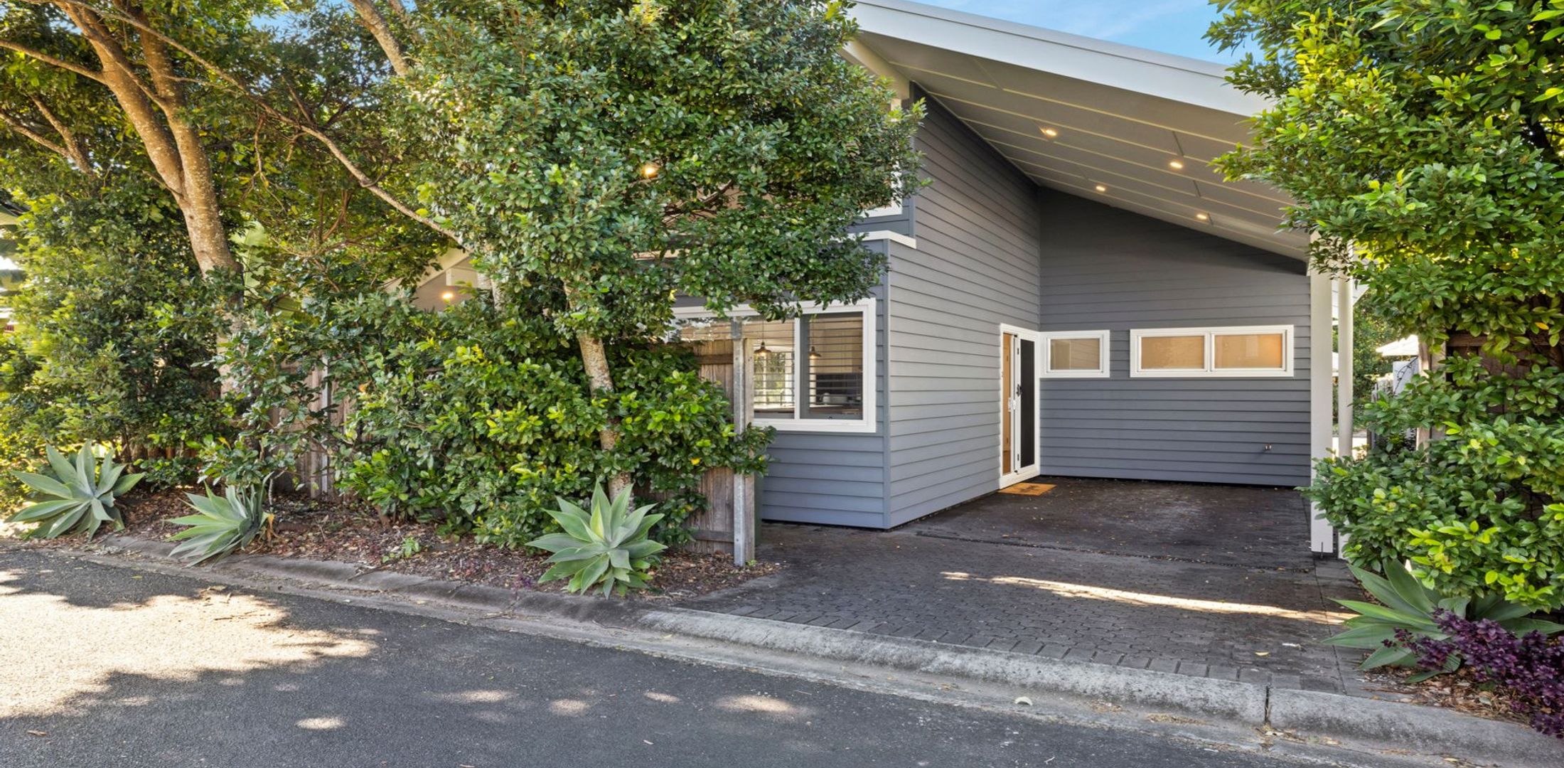 Sawtell Beach Shack 2