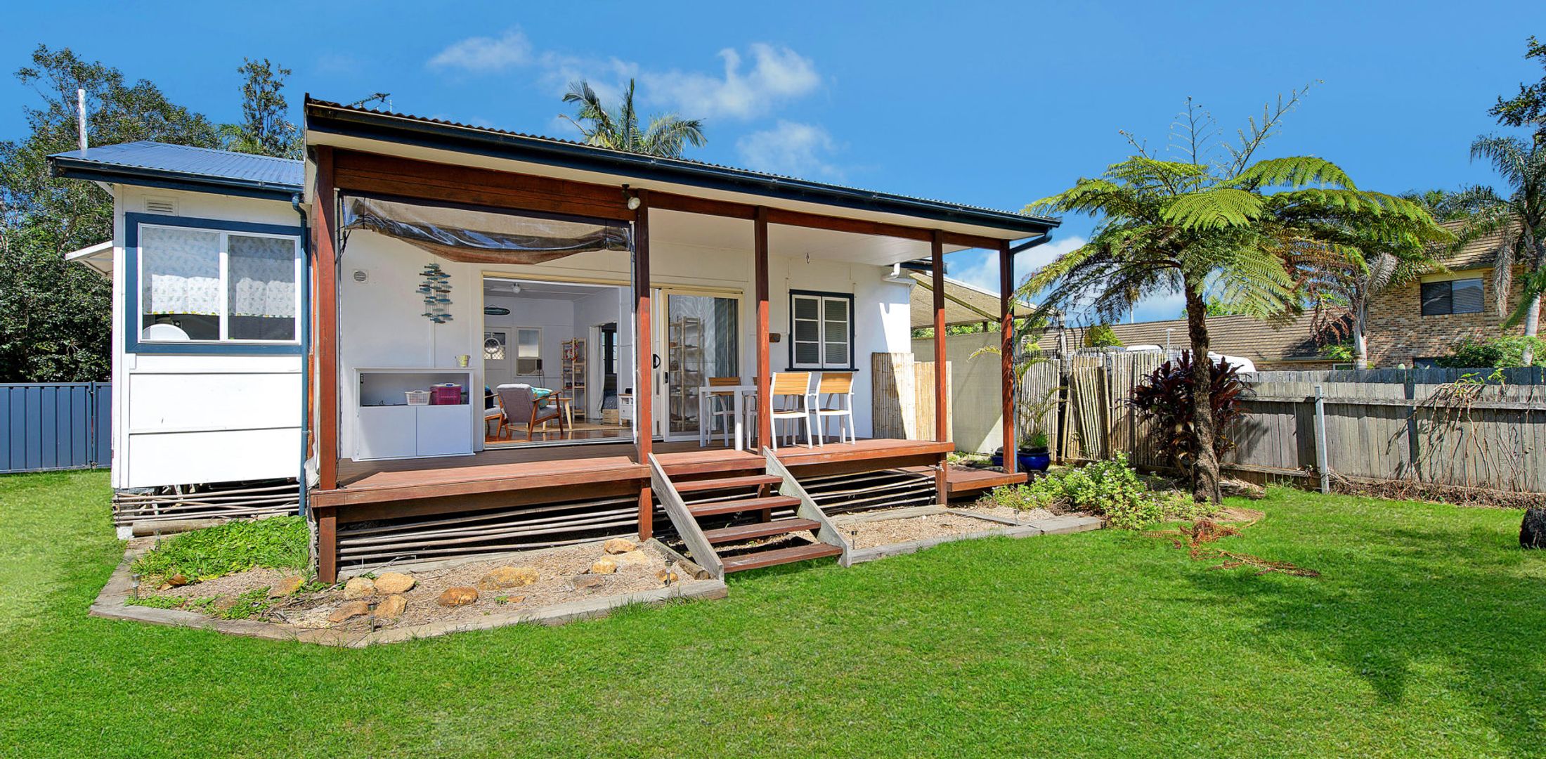 Herb s Hideaway, 11 Belmore Street