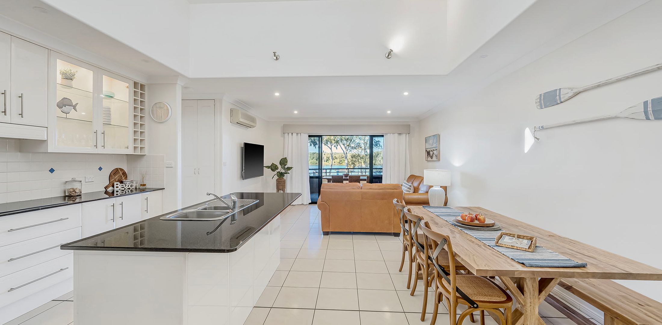 Pippies, your water view escape