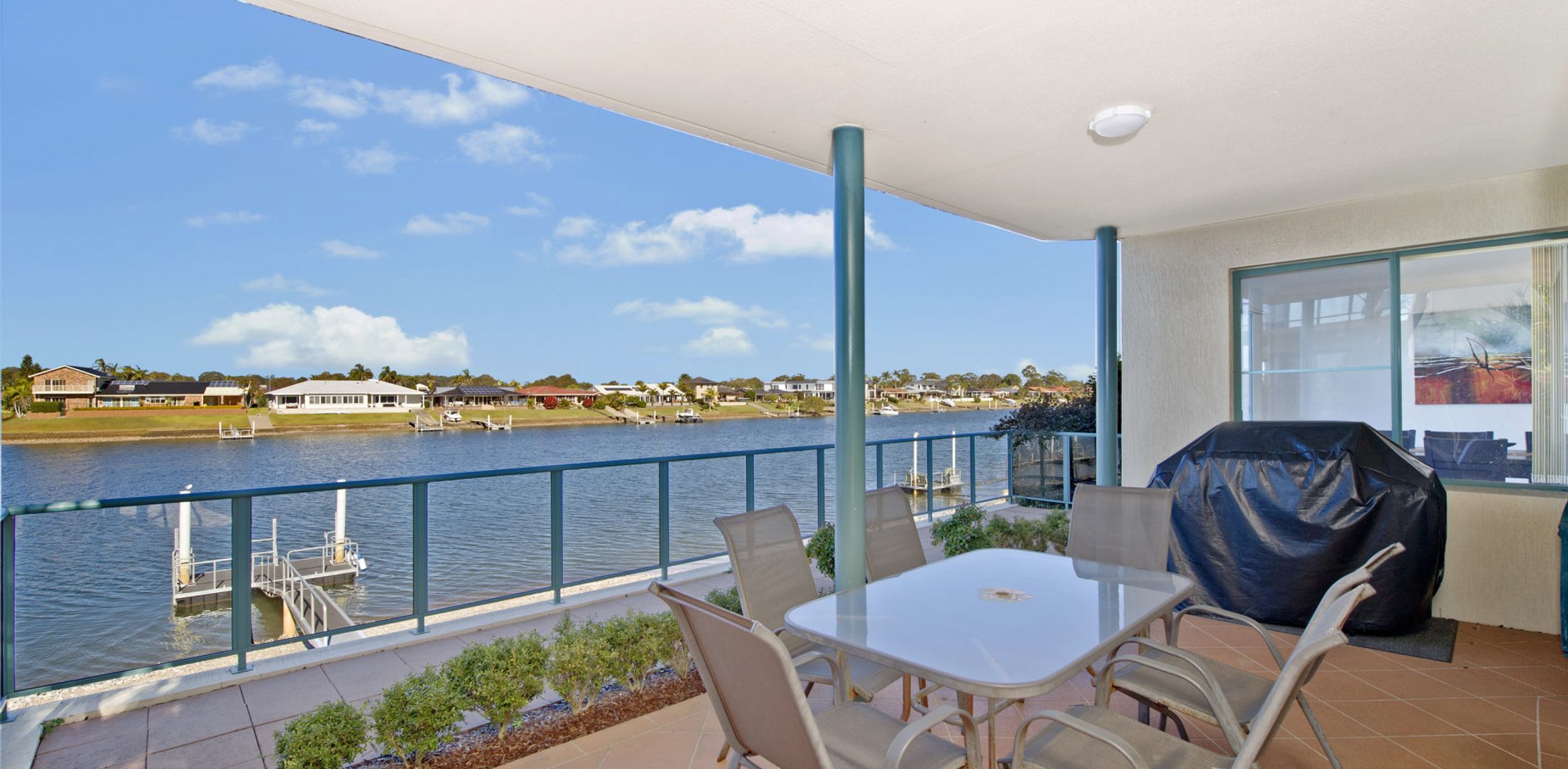 Dolphins 2, 7 Commodore Crescent