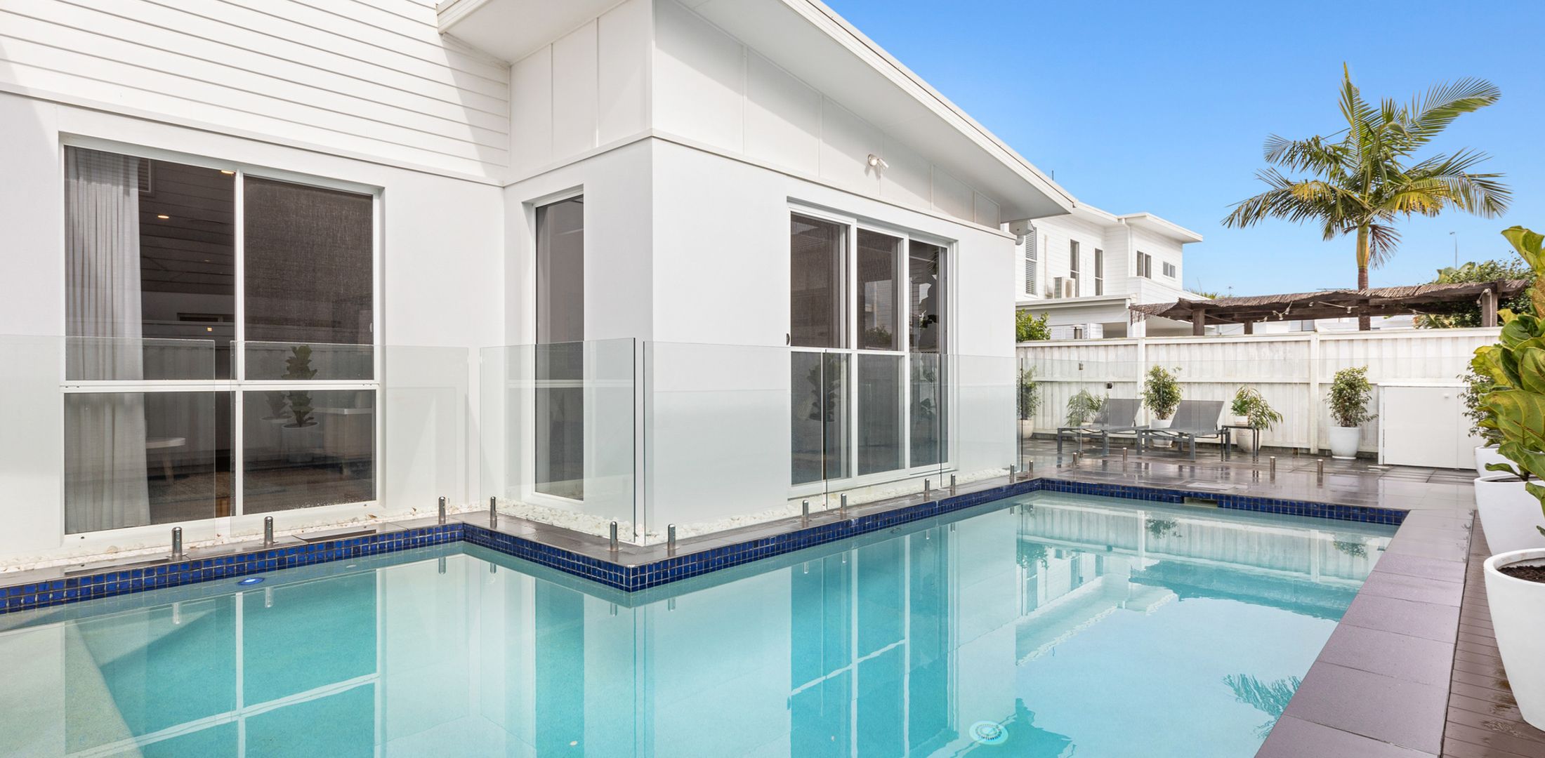Sunrise Mansion with Pool – 6 bedrooms
