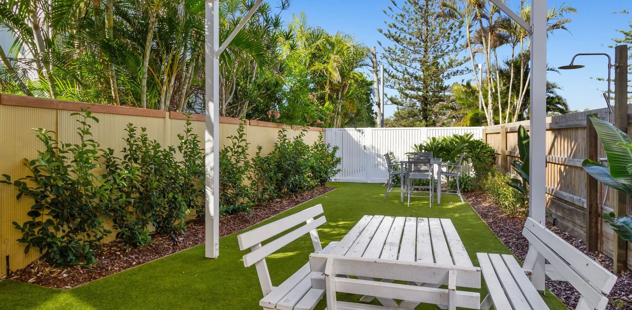 2br – Little Opulence Beach Villa on Marine
