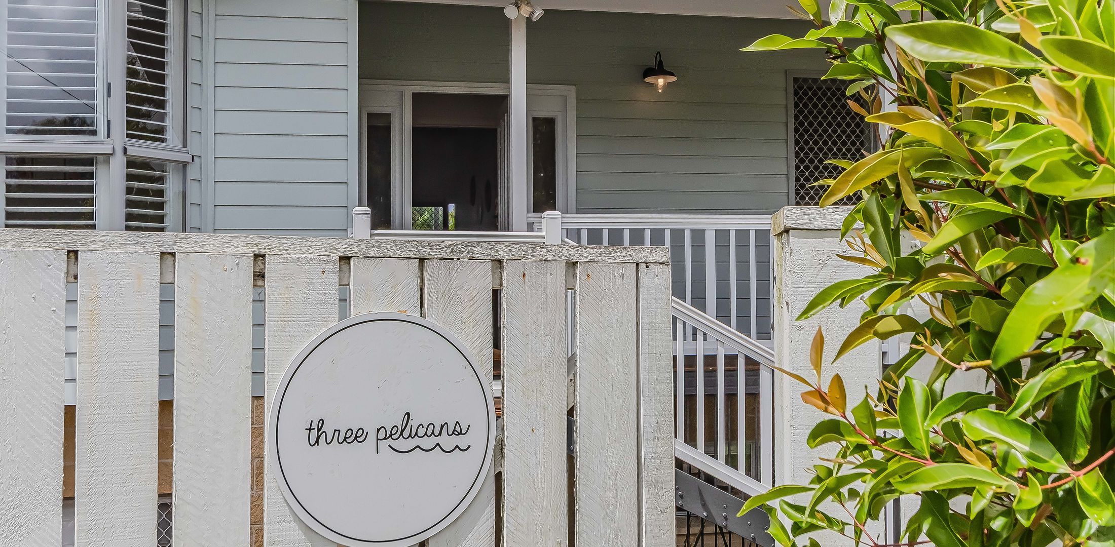 Three Pelicans by the Creek Pottsville– Huge Home