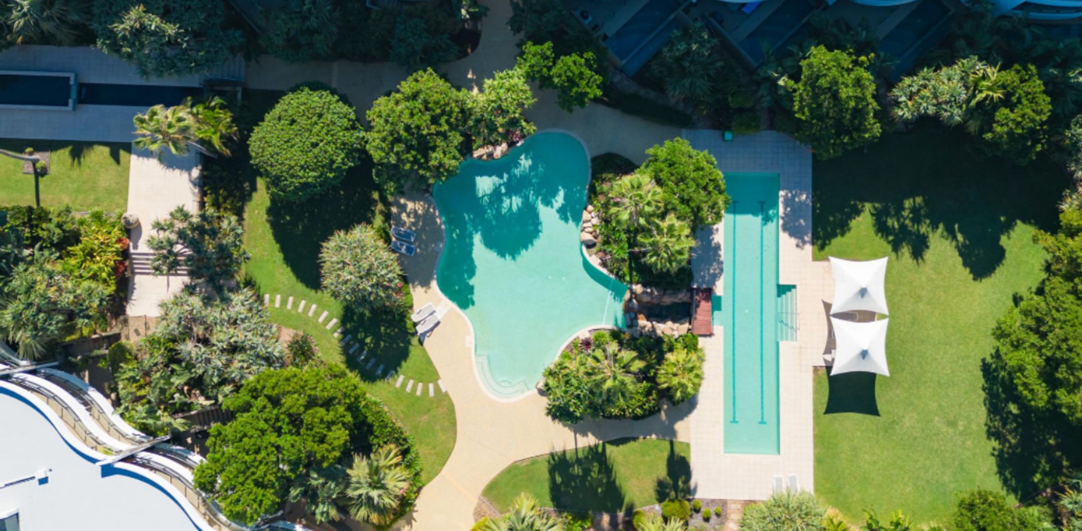 Cotton Beach Apartment 33 with Pool Views – Beachfront Complex