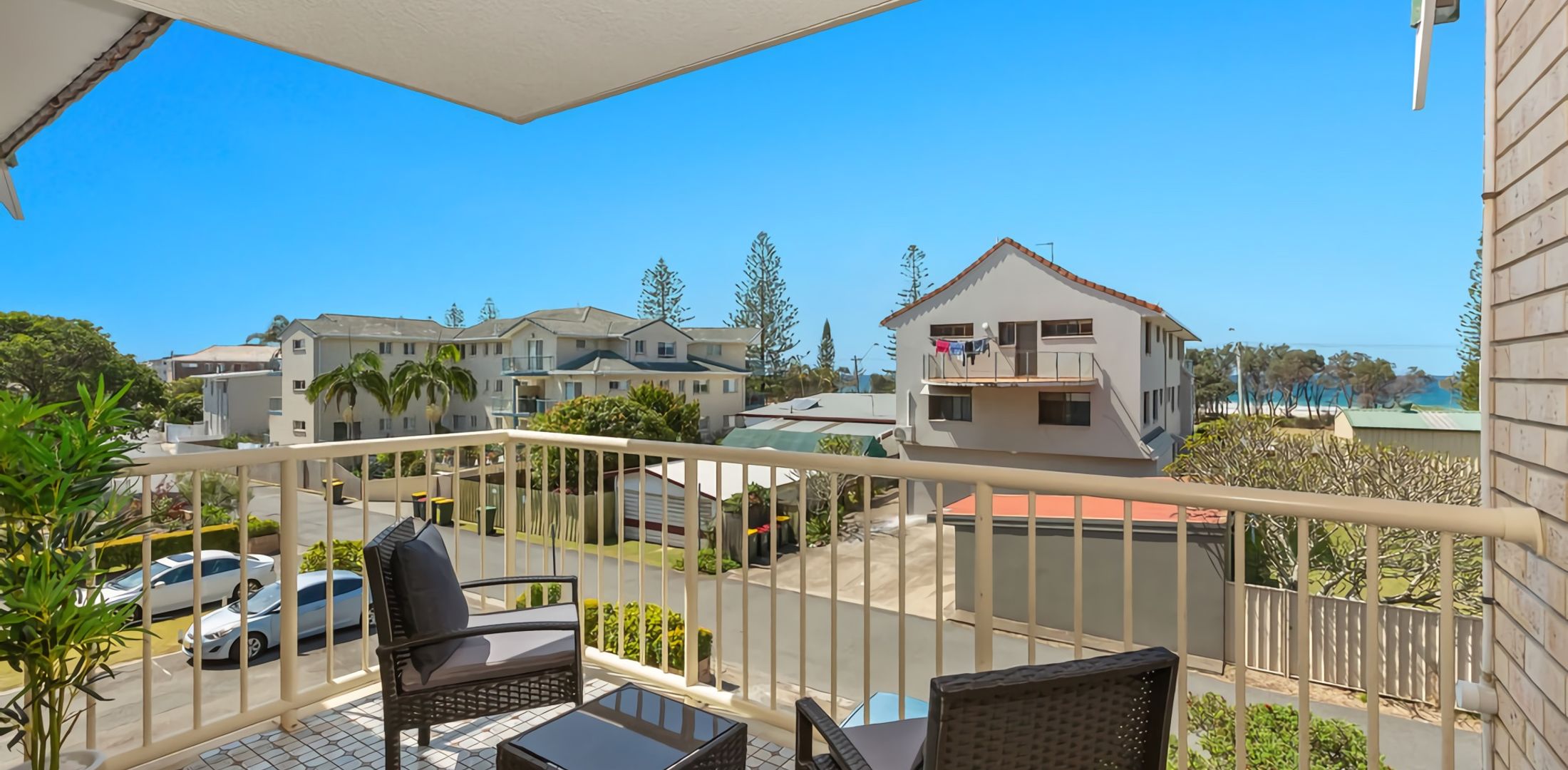 Kingy Beach Getaway with Balcony – Central Kingscliff