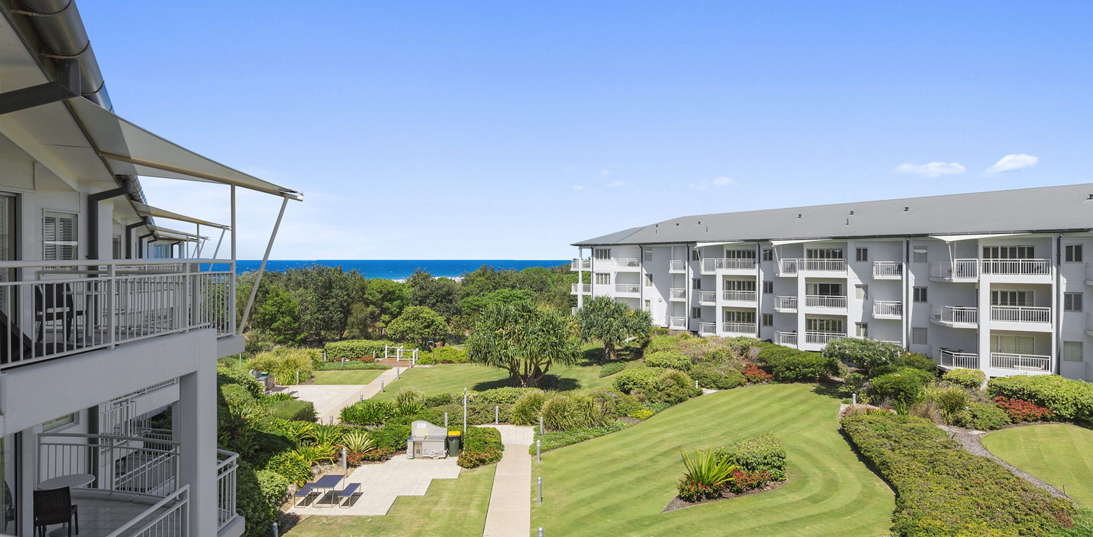 Resort on the Beach 4302 with resort Pool