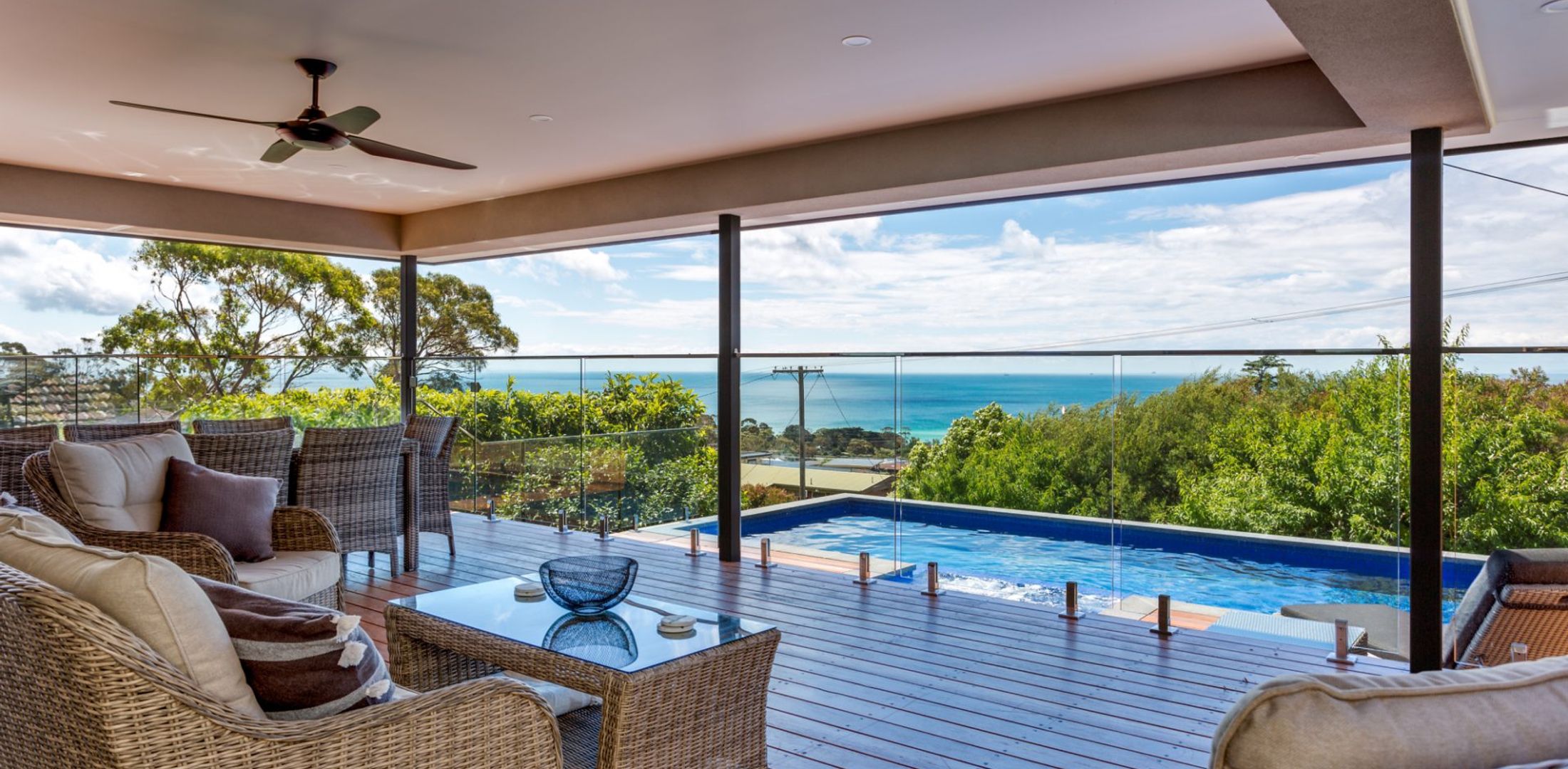 POOLSIDE GETAWAY – DROMANA