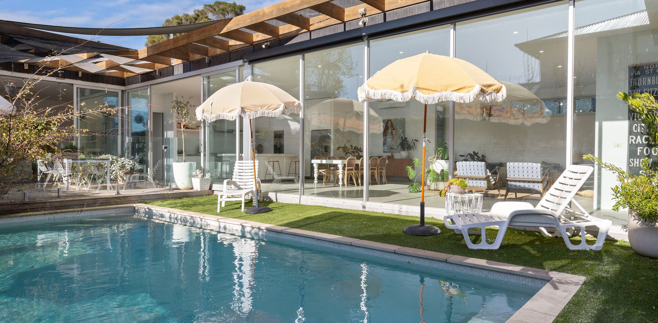 POOLSIDE PARADISE – MOUNT ELIZA