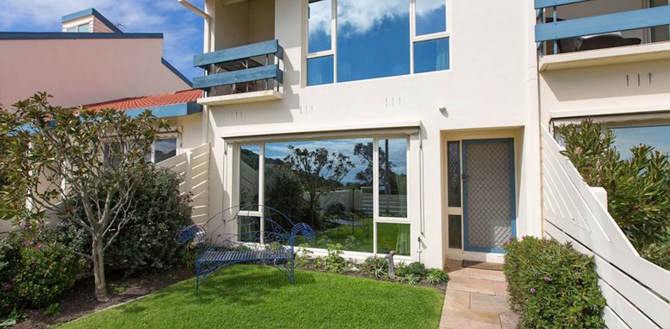 SEAVIEWS MORNINGTON….