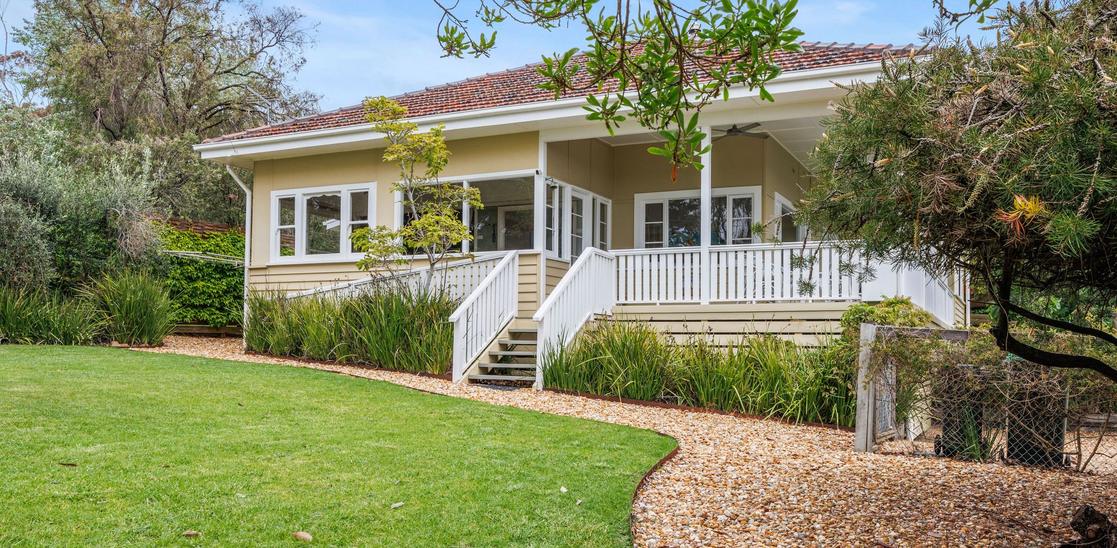 BEACHSIDE GETAWAY – DROMANA