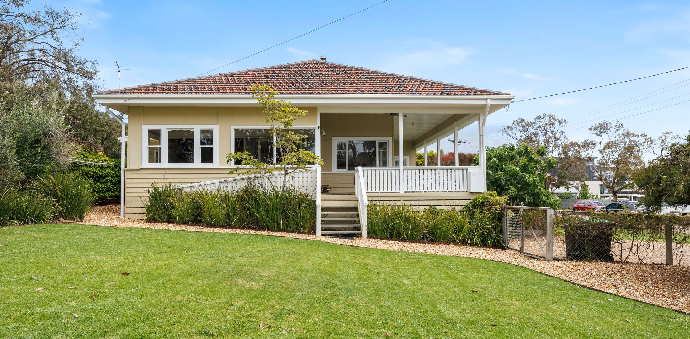 BEACHSIDE GETAWAY – DROMANA