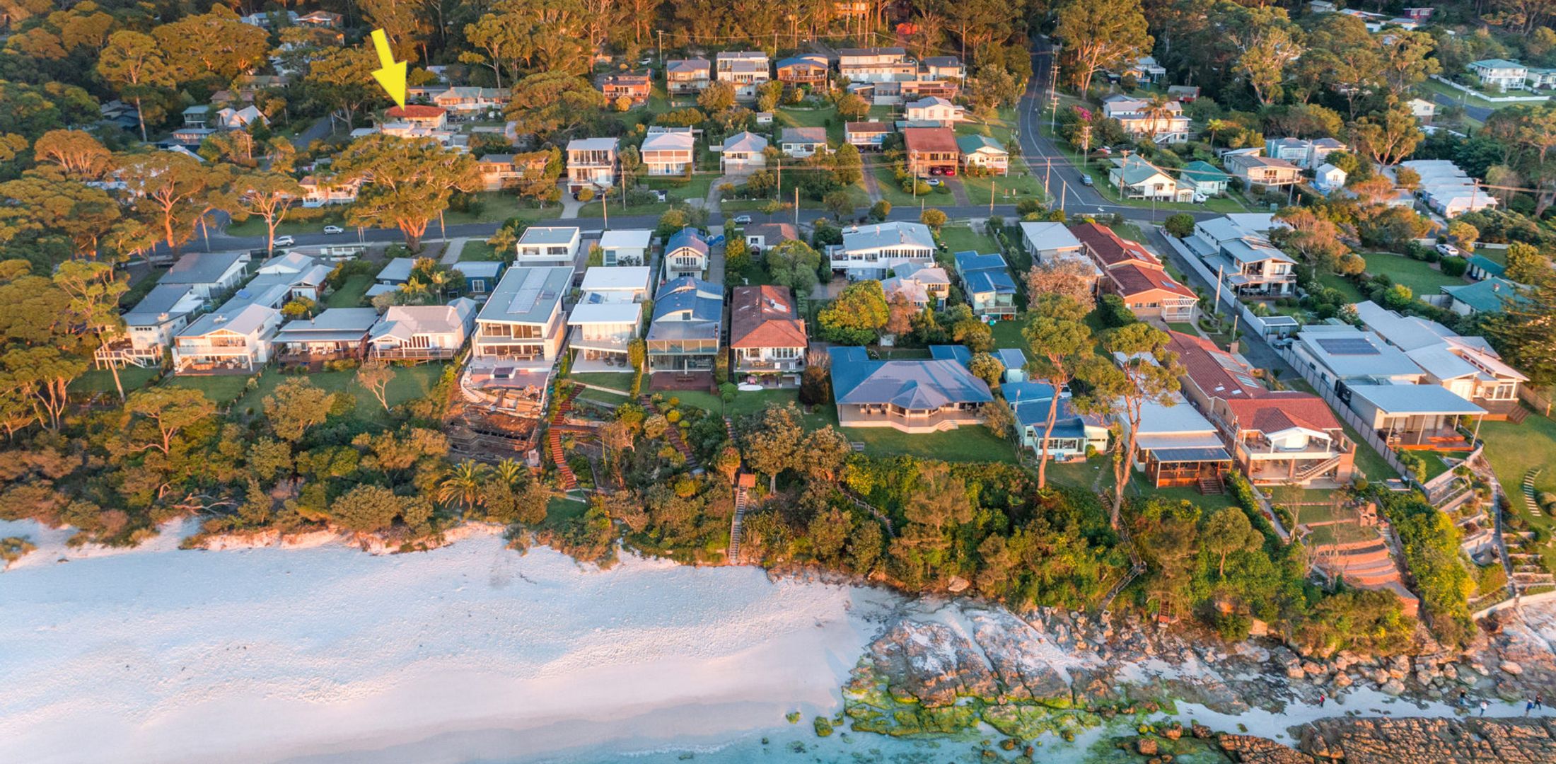 Sandals at the Bay – Downstairs, Hyams Beach