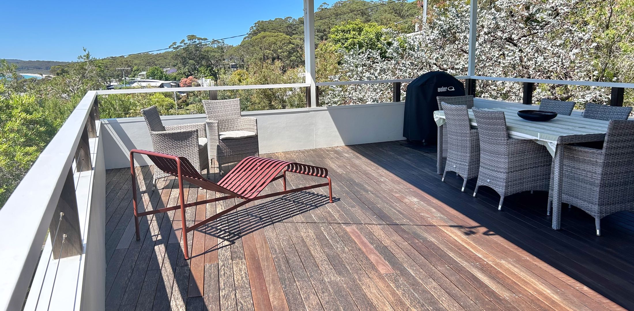 Unwind at Hyams Beach