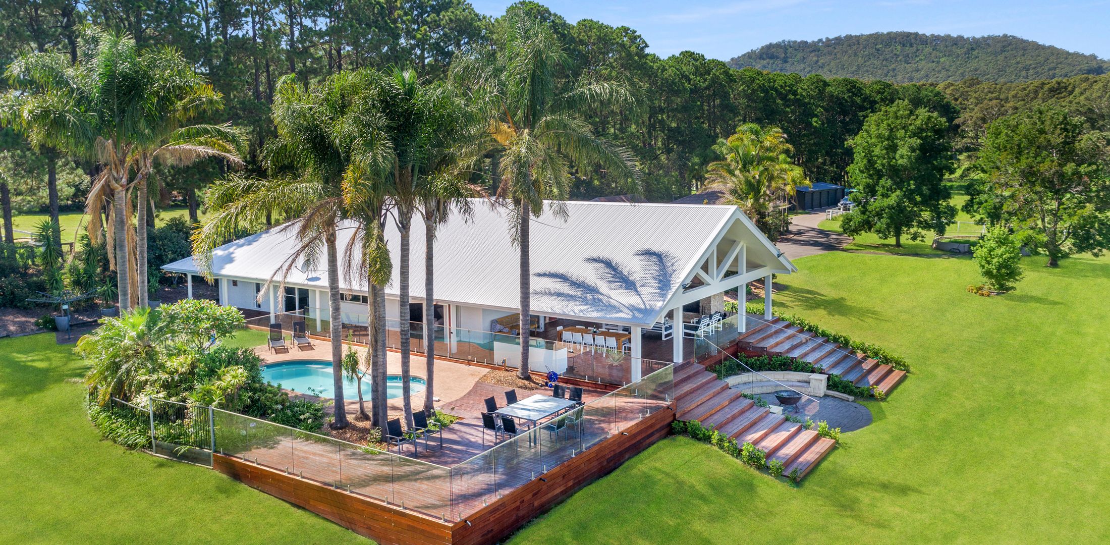 Whispering Pines House,  Far Meadow, Berry