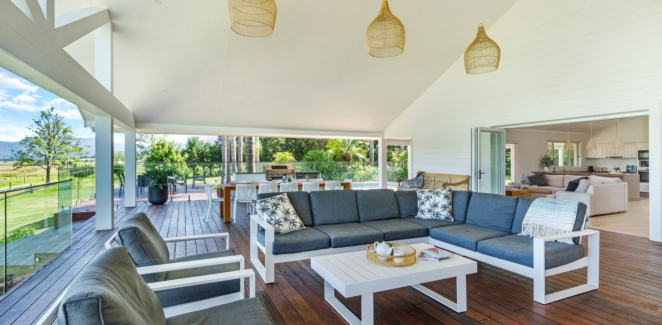 Whispering Pines House + Cottage, Far Meadow, Berry