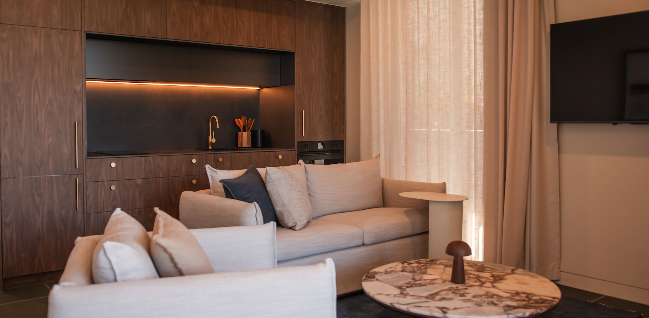 Living room image 1