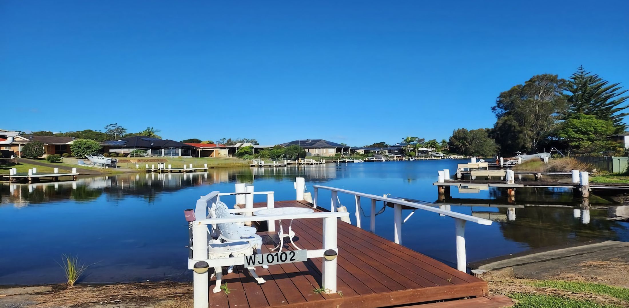 Chloes Waterfront Oasis