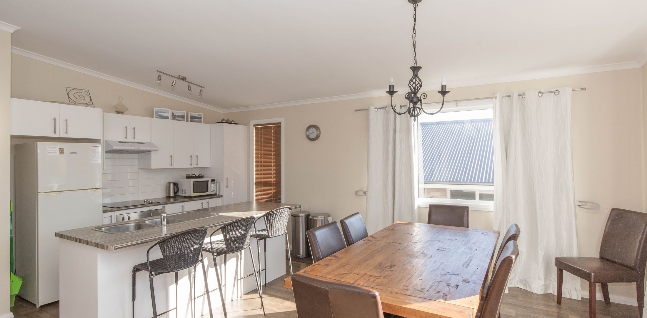 St Helenas – 5 Twynam Street