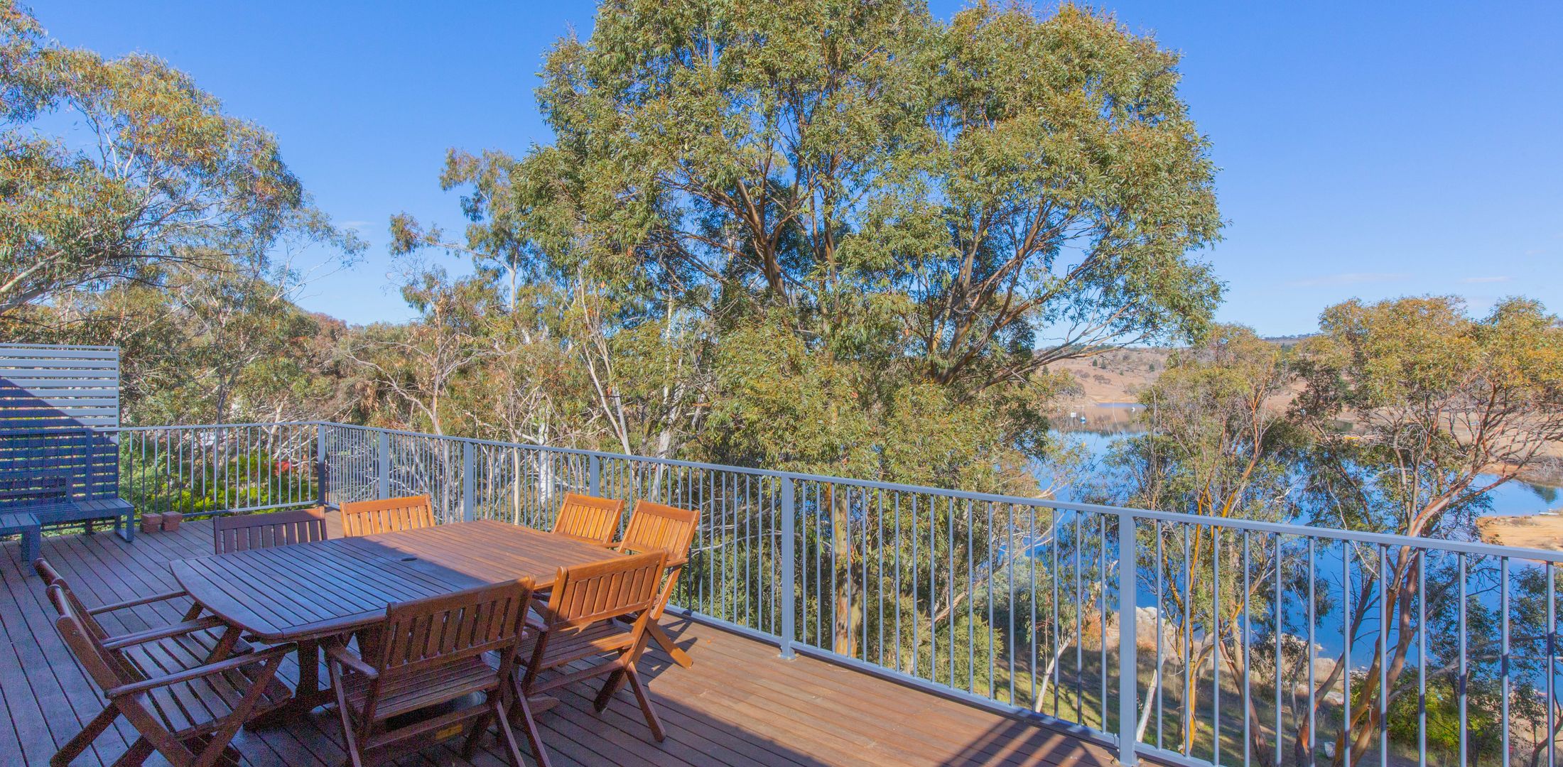 The Lakefront – 2/69 Townsend Street